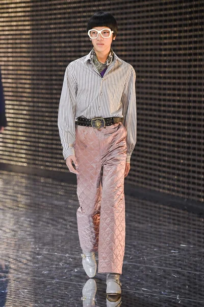 Look 15